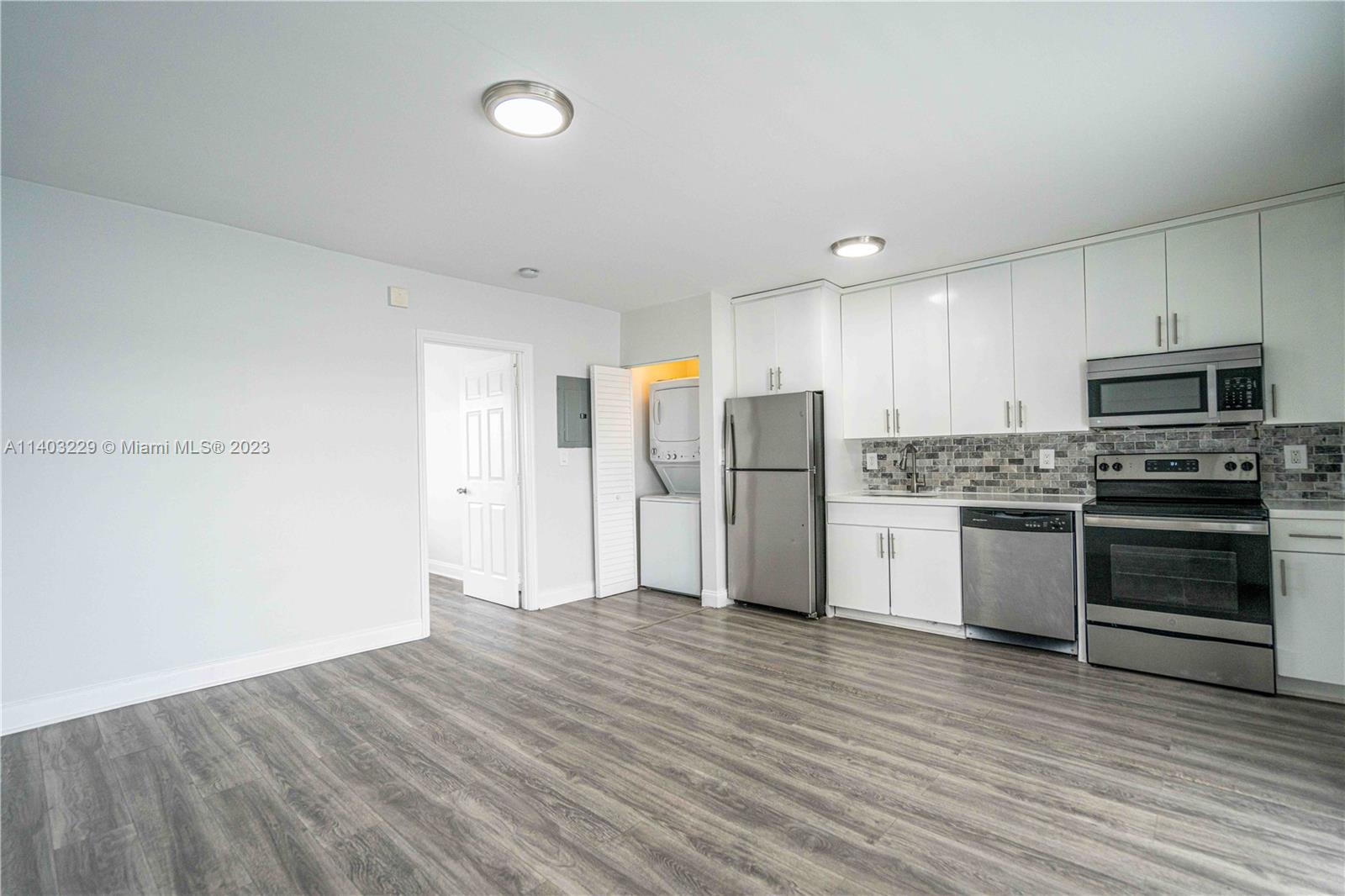 BEACH BAY SUB - Residential Lease