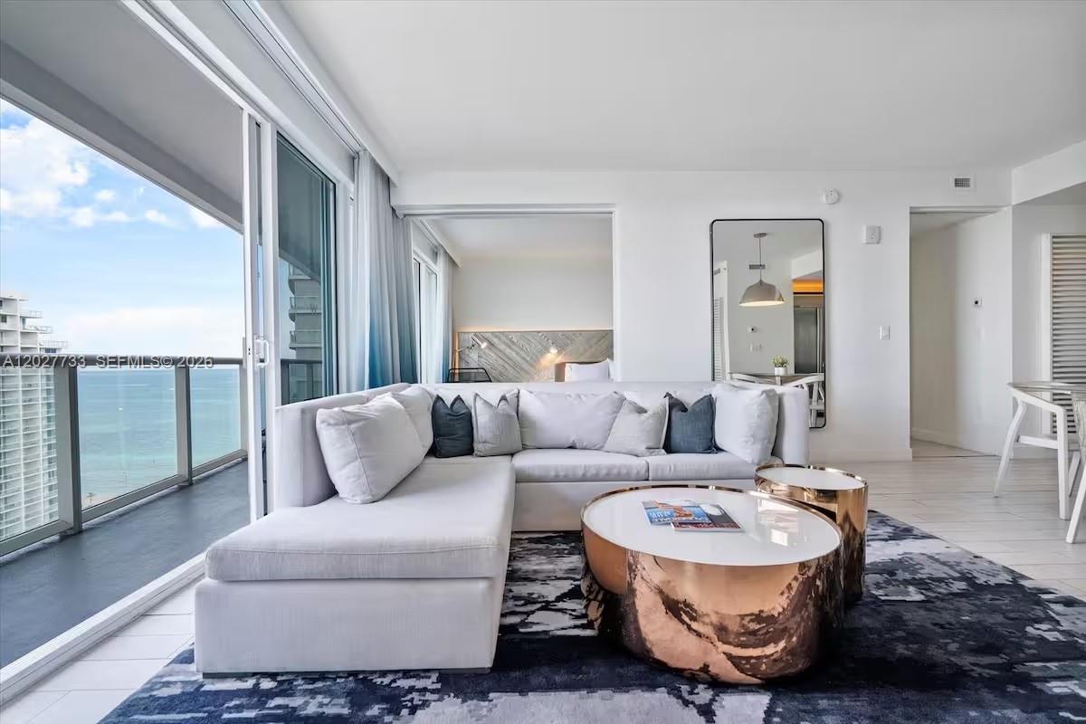 FORT LAUDERDALE RESIDENCE - Residential