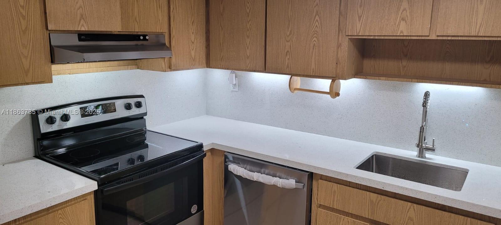 LAGUNA CONDO - Residential Lease