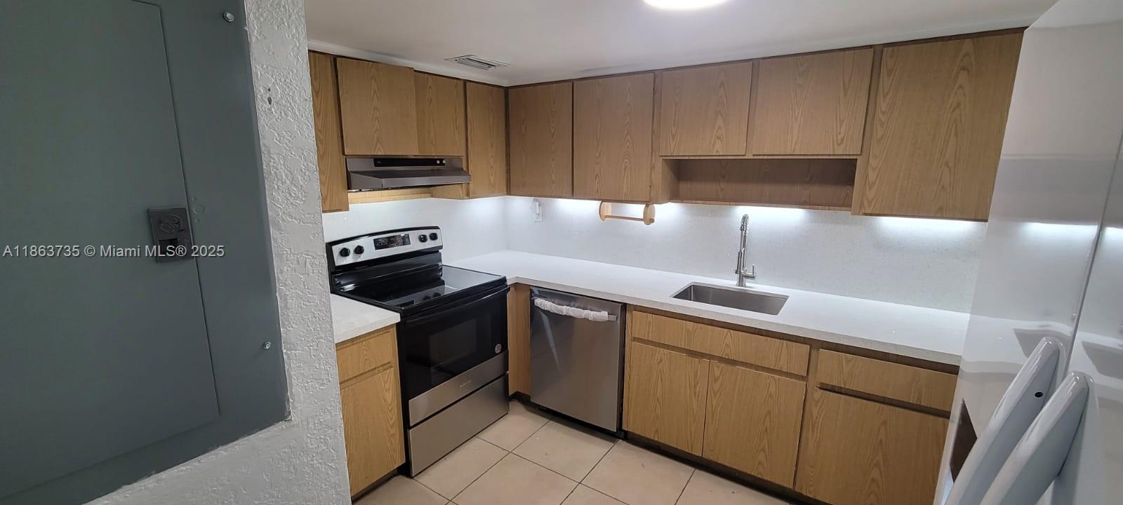 LAGUNA CONDO - Residential Lease