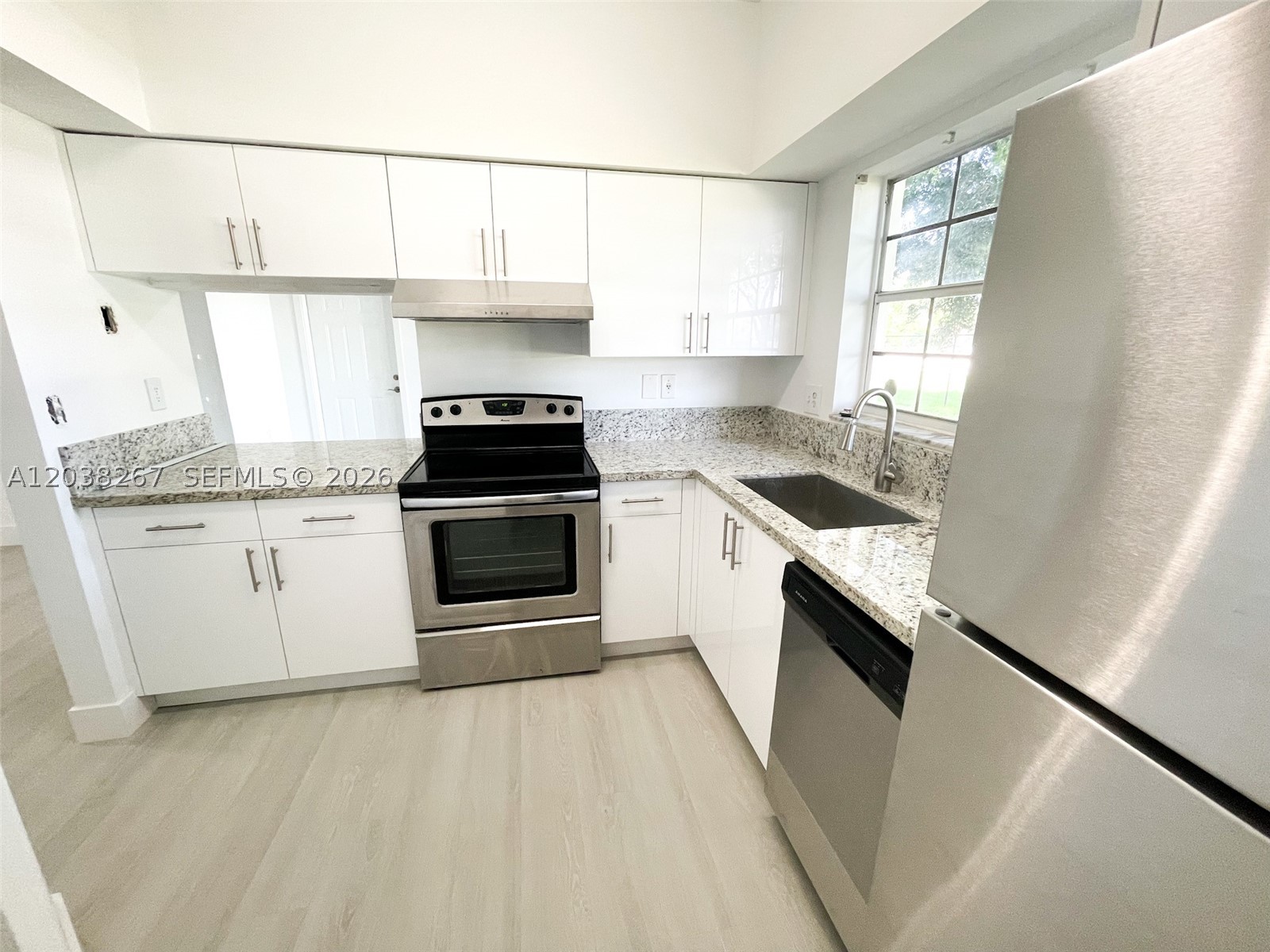 REFLECTIONS AT PEMBROKE P - Residential Lease