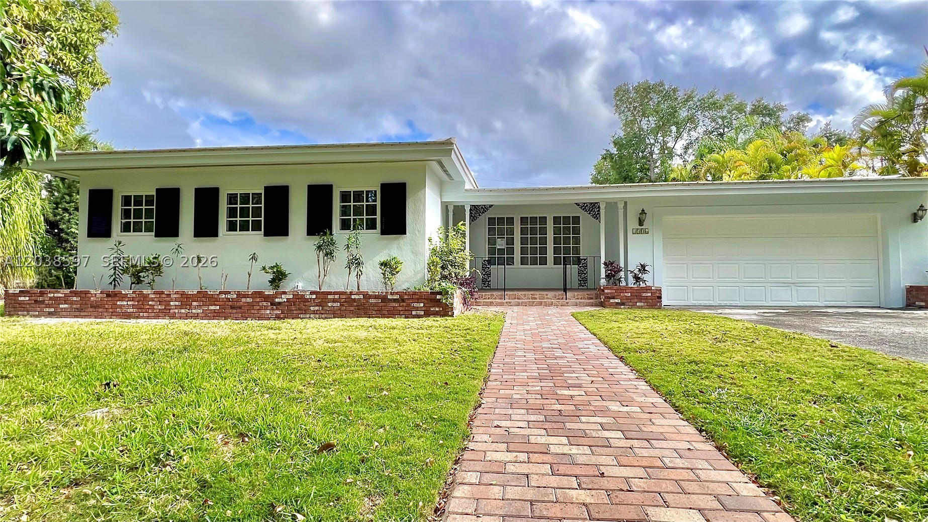 CORAL GABLES RIV SEC 6 - Residential Lease