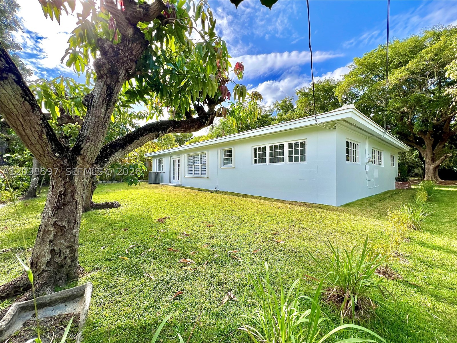 CORAL GABLES RIV SEC 6 - Residential Lease