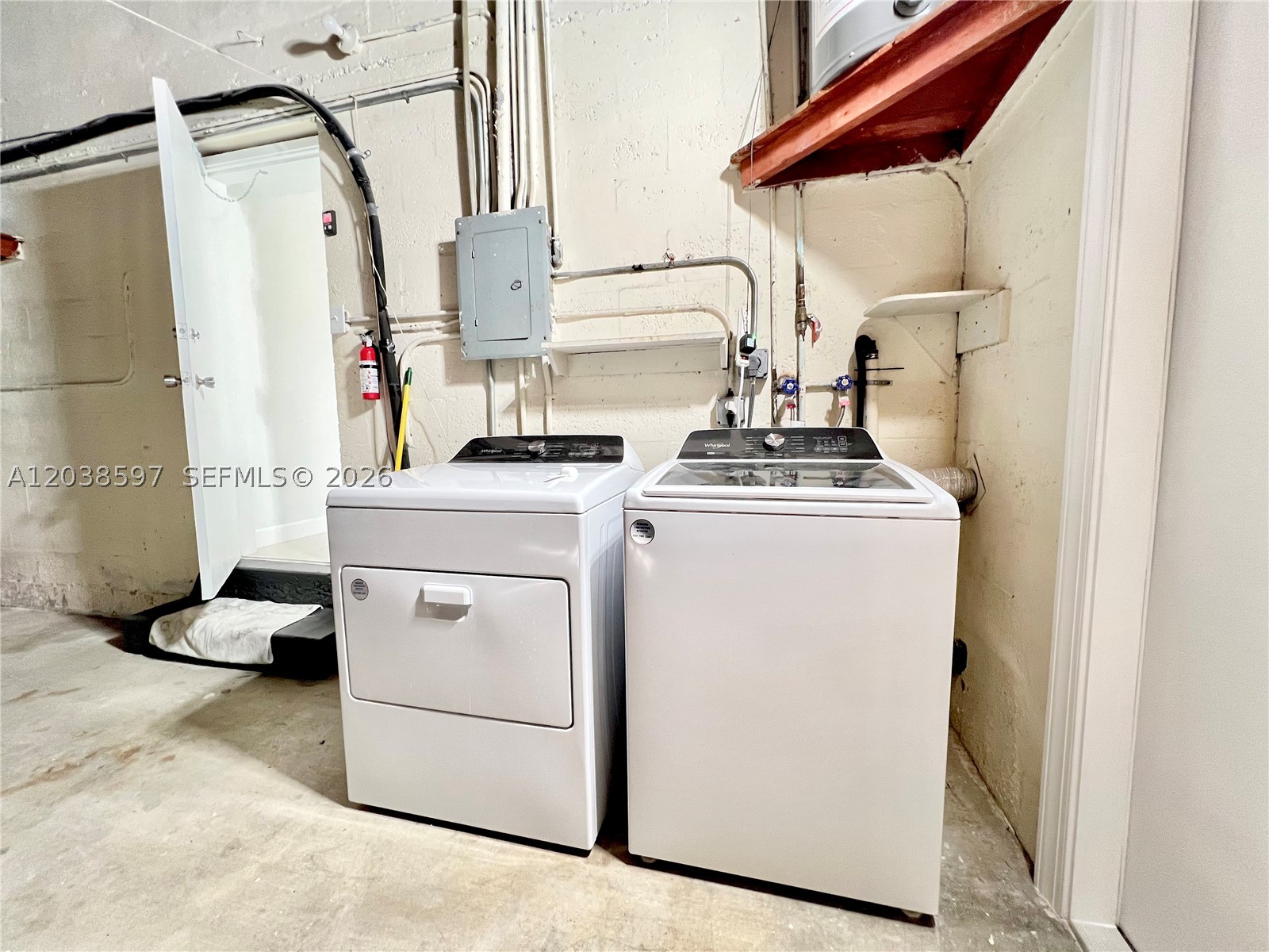 CORAL GABLES RIV SEC 6 - Residential Lease