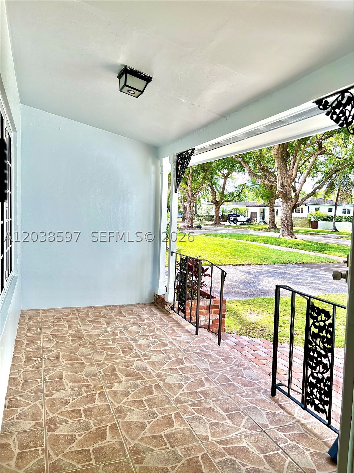 CORAL GABLES RIV SEC 6 - Residential Lease