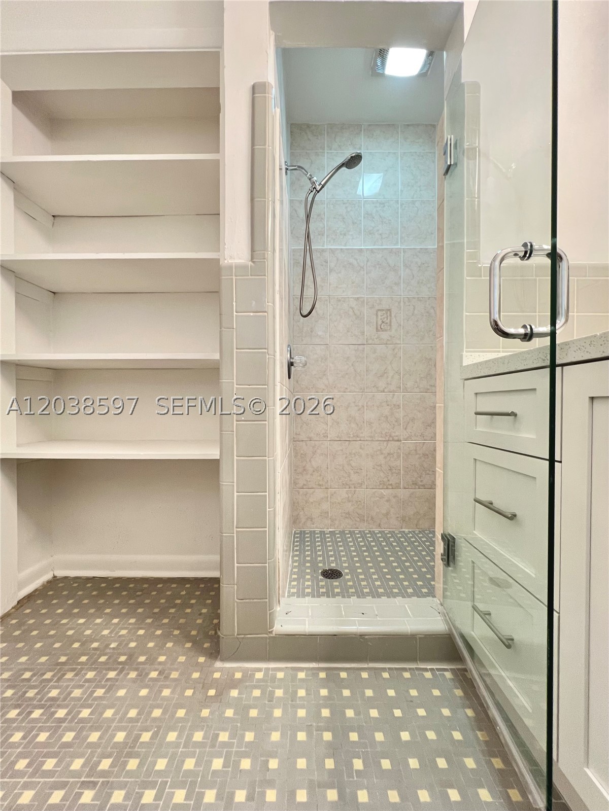 CORAL GABLES RIV SEC 6 - Residential Lease