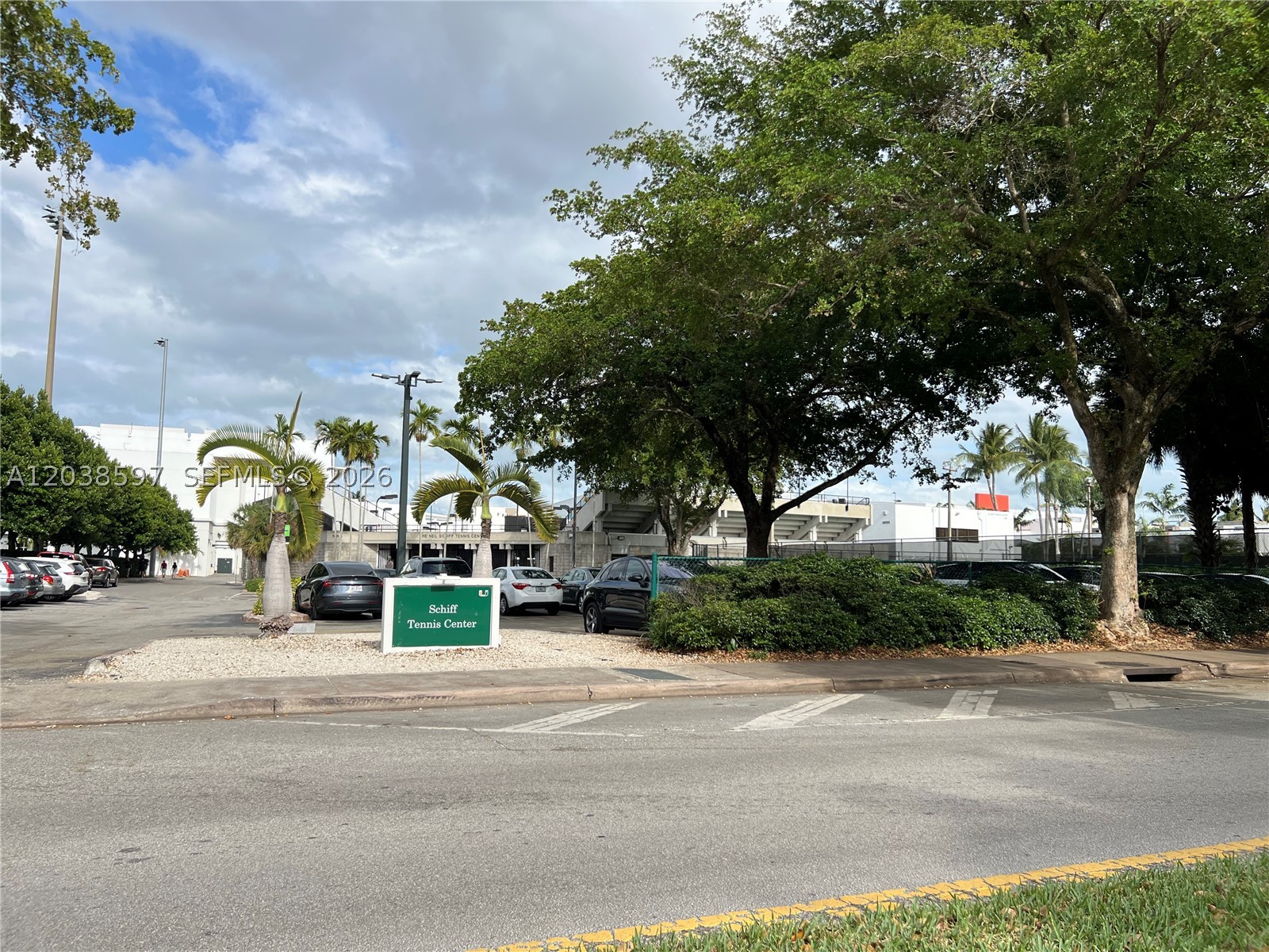 CORAL GABLES RIV SEC 6 - Residential Lease
