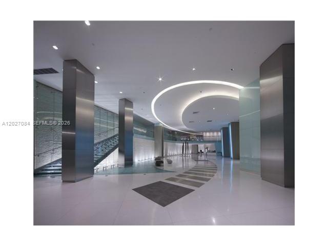 MINT CONDO - Residential