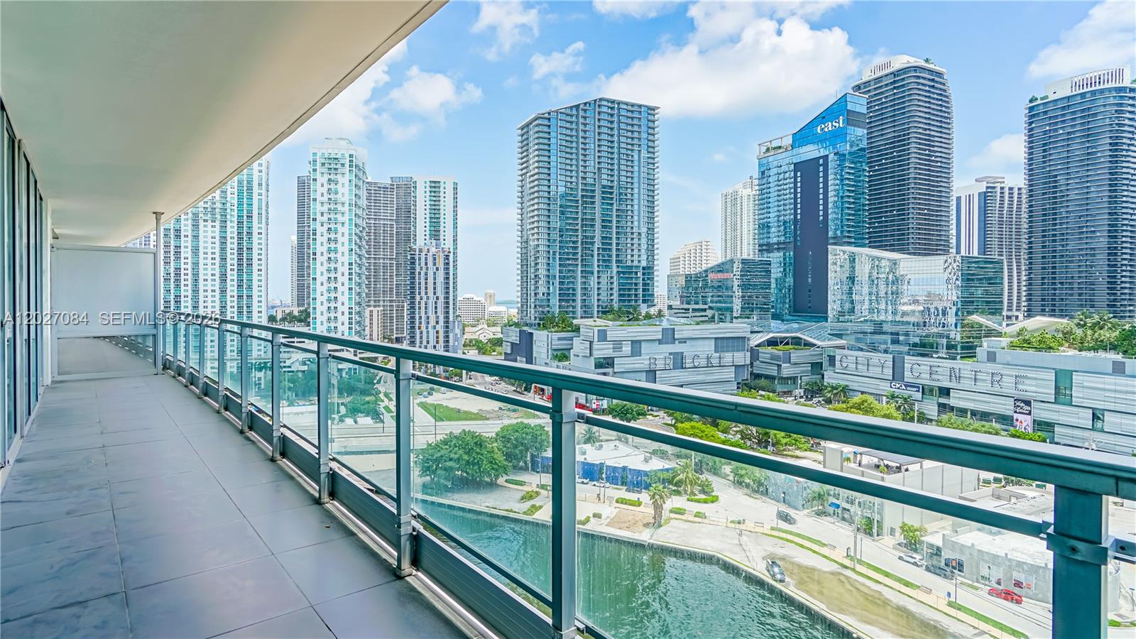 MINT CONDO - Residential