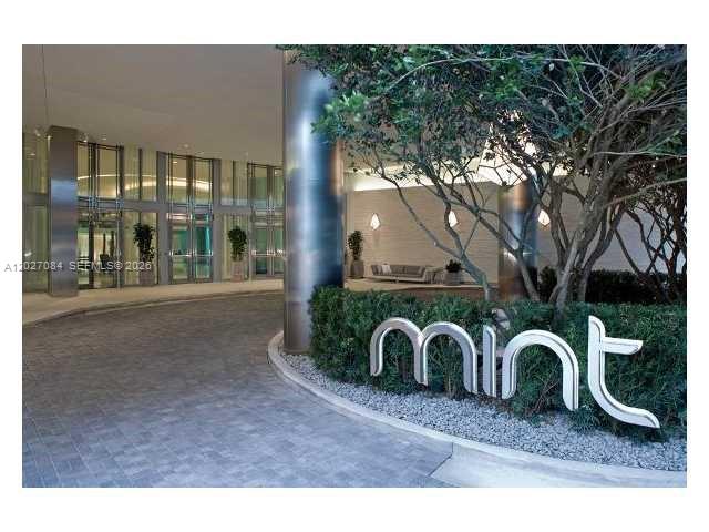 MINT CONDO - Residential