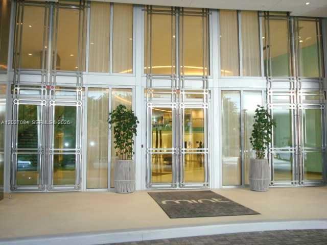 MINT CONDO - Residential