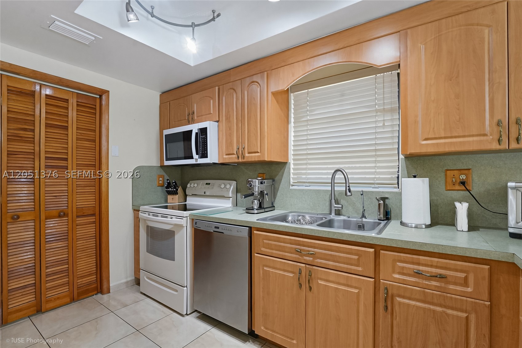 MANGO HILL REPLAT - Residential