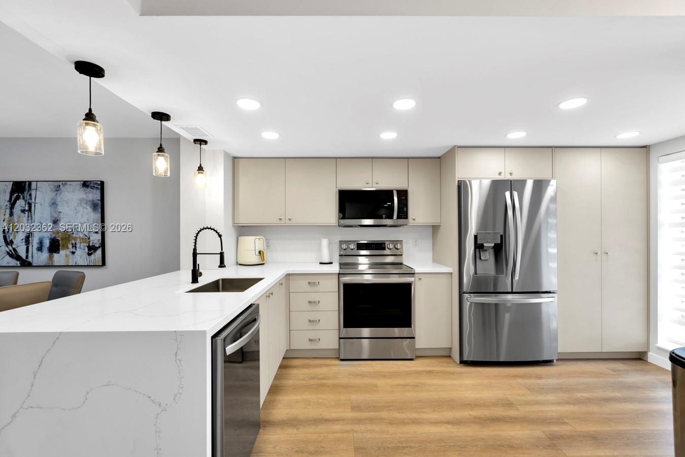 MEADOWRIDGE EAST CONDO - Residential