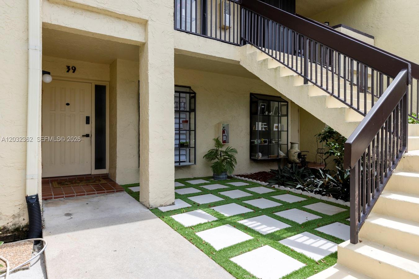 MEADOWRIDGE EAST CONDO - Residential