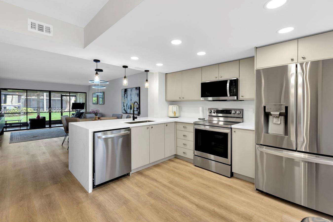 MEADOWRIDGE EAST CONDO - Residential