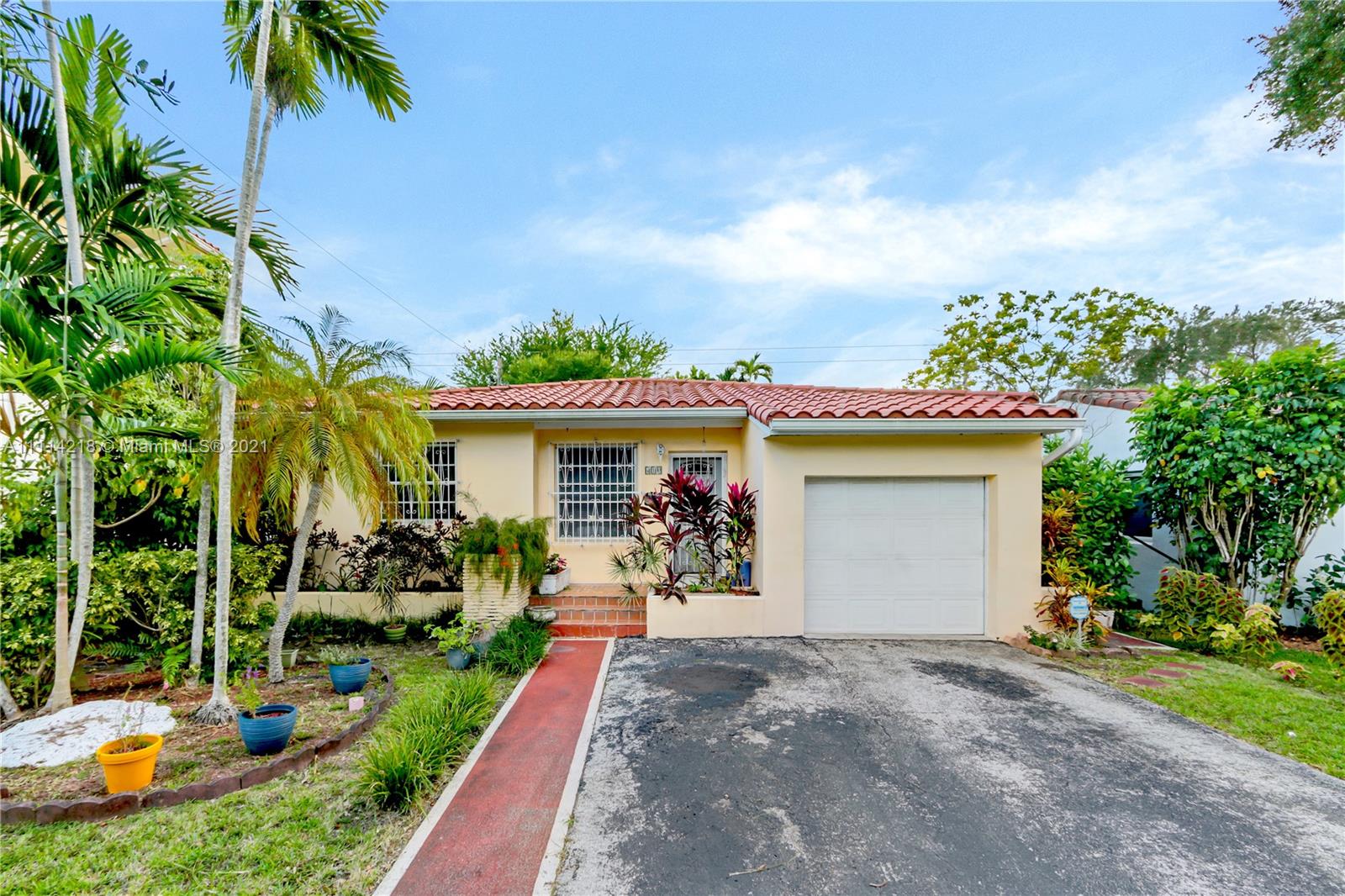 CORAL GROVES - Residential