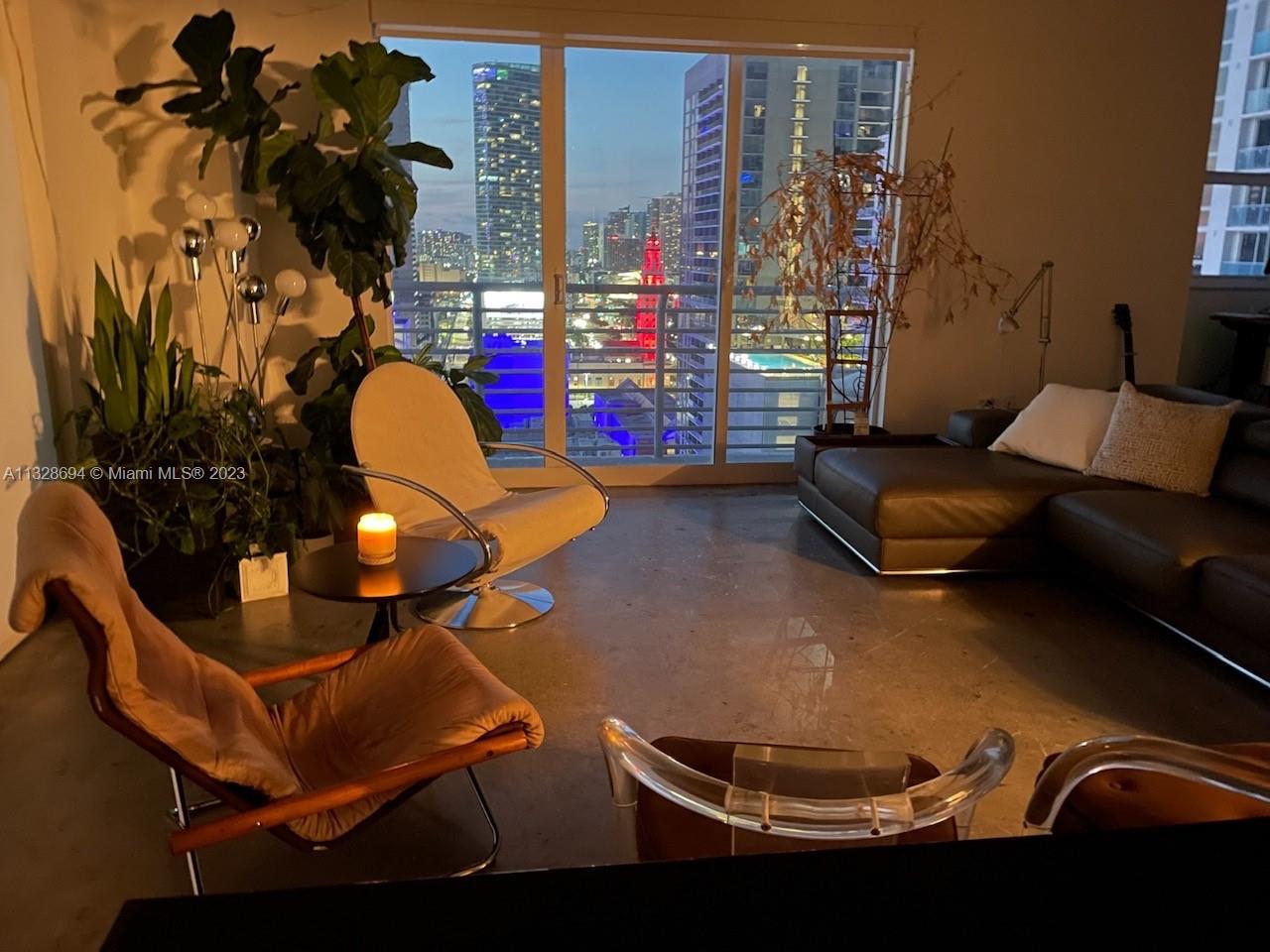 THE LOFT DOWNTOWN II COND - Residential