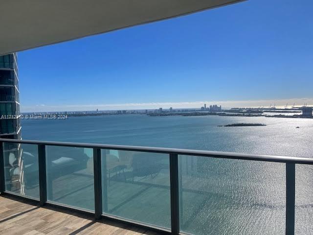 PARAISO BAY CONDO - Residential