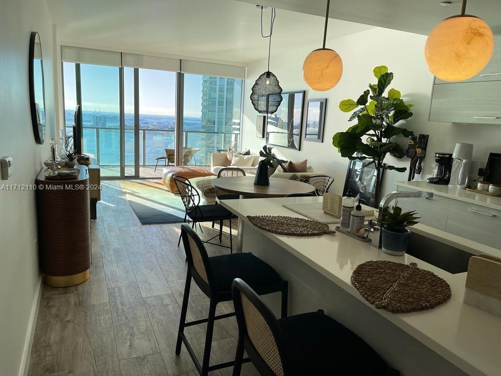 PARAISO BAY CONDO - Residential