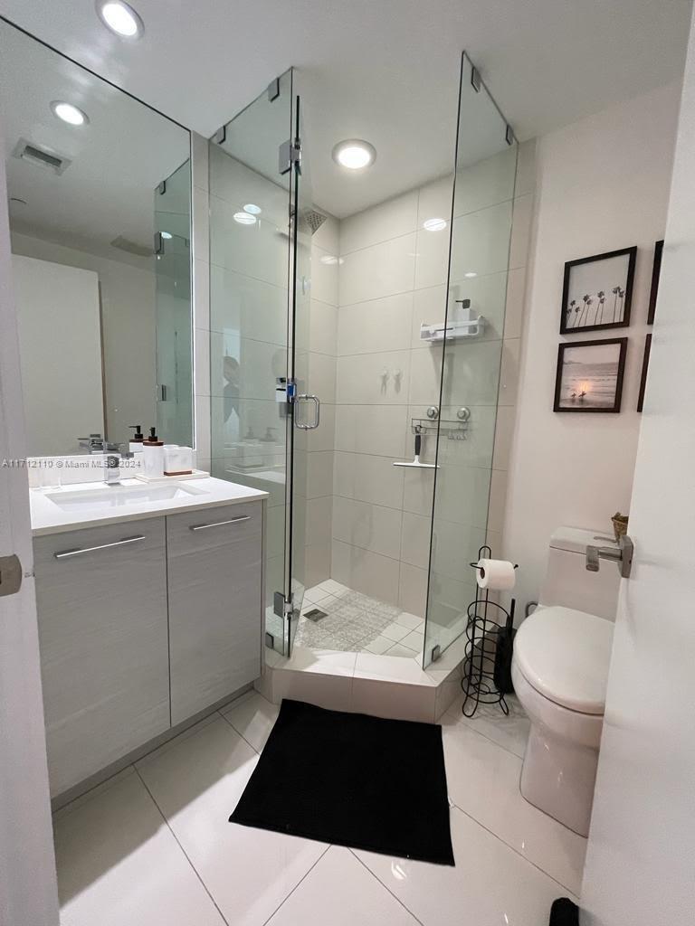 PARAISO BAY CONDO - Residential