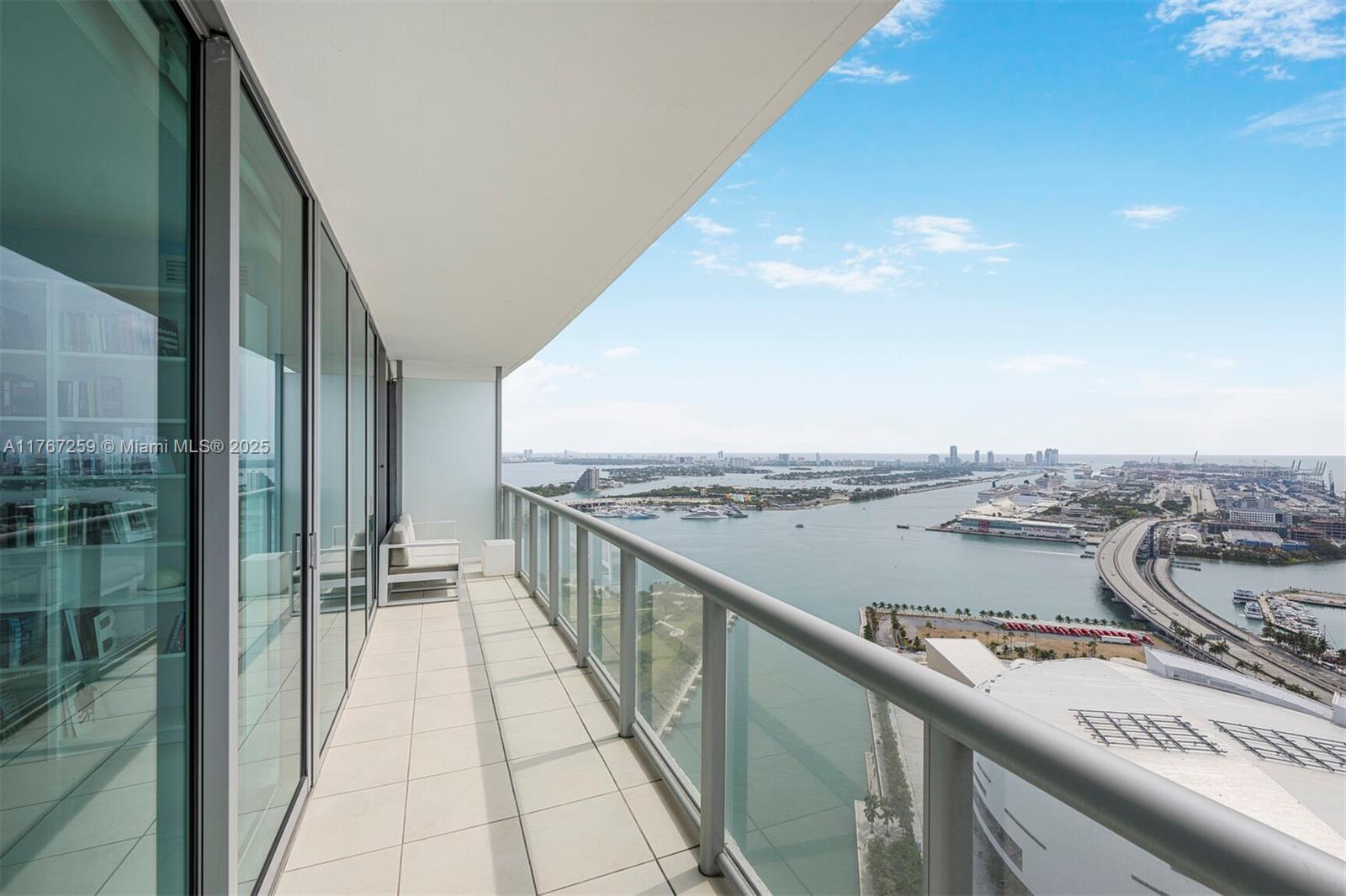 MARINABLUE CONDO - Residential