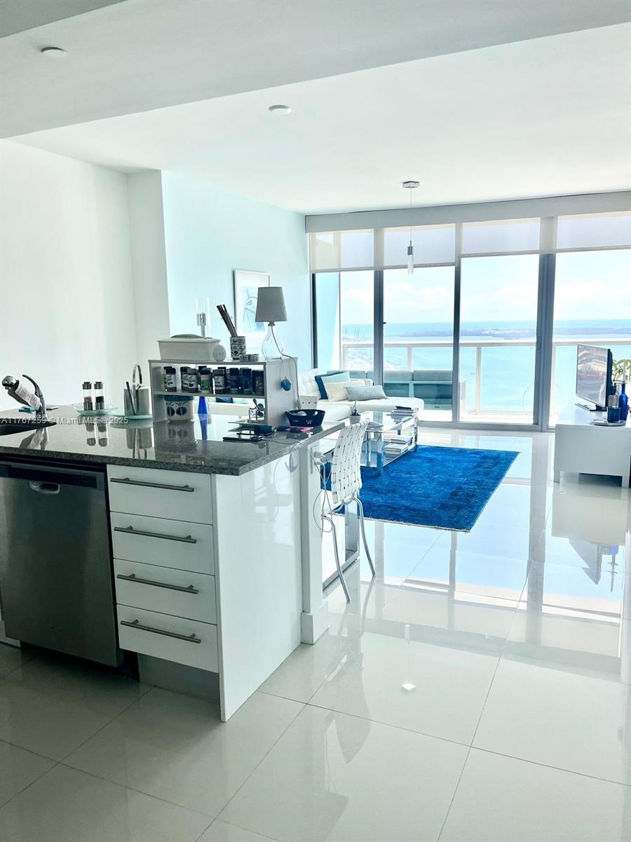 MARINABLUE CONDO - Residential