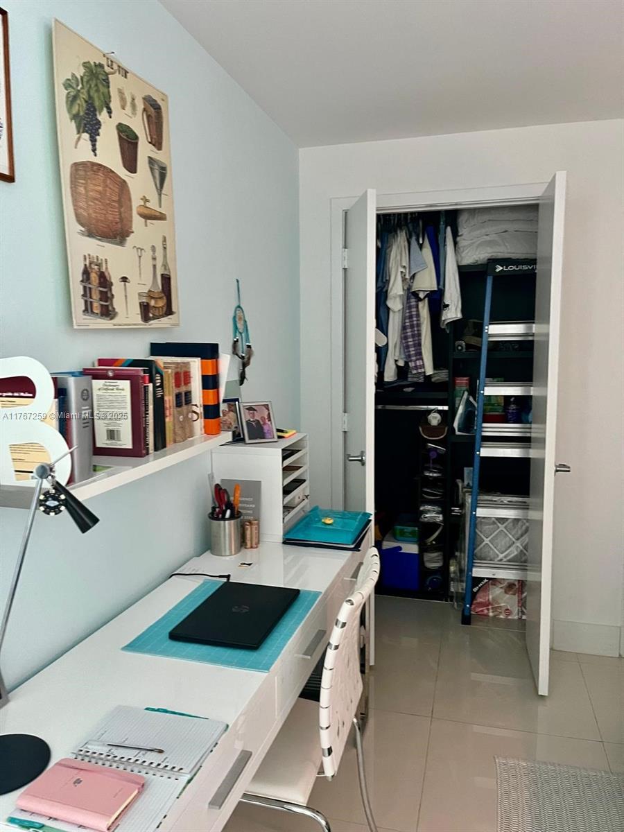 MARINABLUE CONDO - Residential