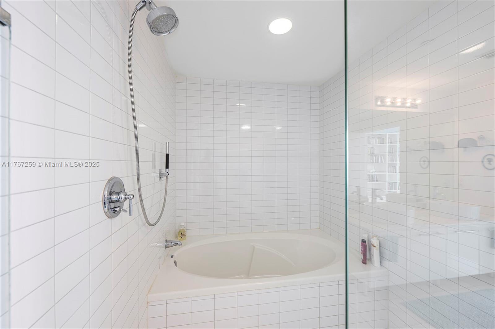 MARINABLUE CONDO - Residential