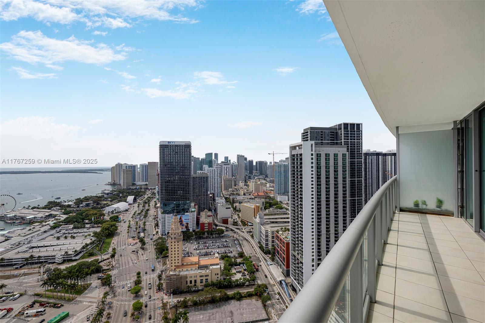 MARINABLUE CONDO - Residential