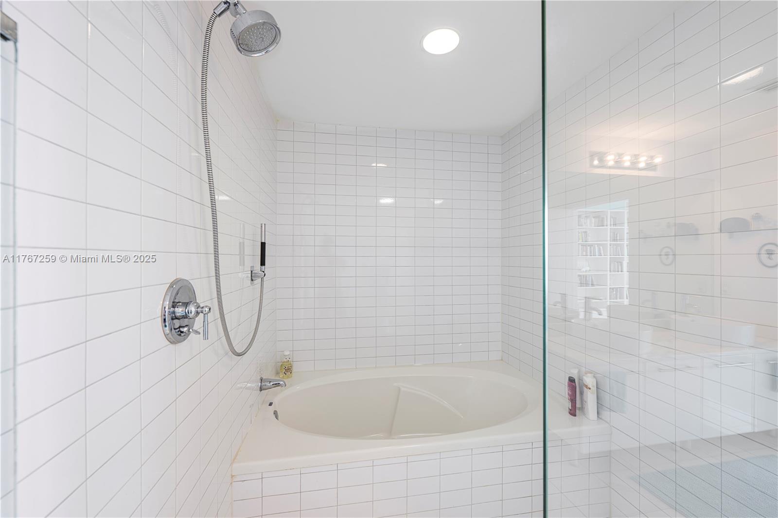 MARINABLUE CONDO - Residential