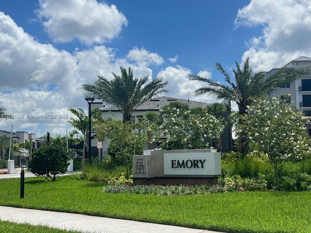 AMERICAN EXPRESS TRACT - Residential Lease