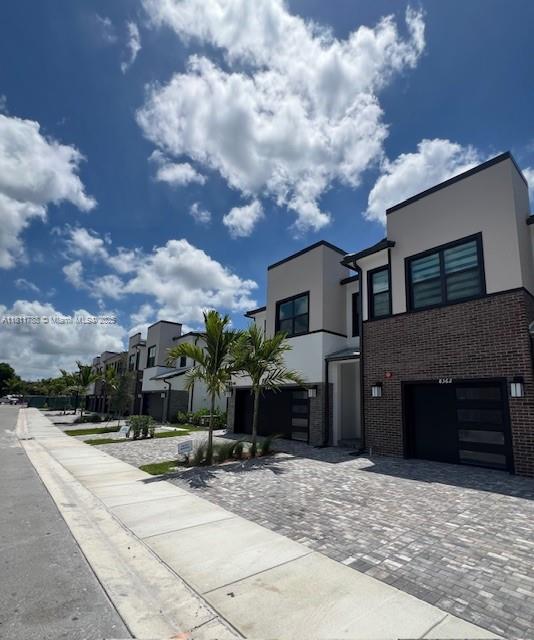 AMERICAN EXPRESS TRACT - Residential Lease