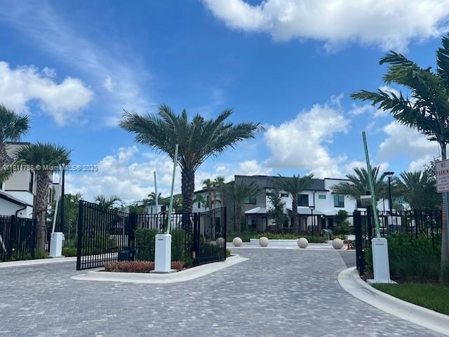 AMERICAN EXPRESS TRACT - Residential Lease
