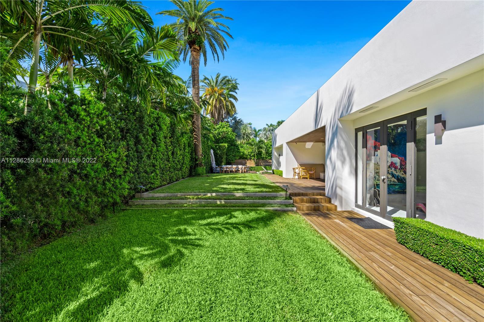 SUNSET ISLANDS-ISLAND NO - Residential