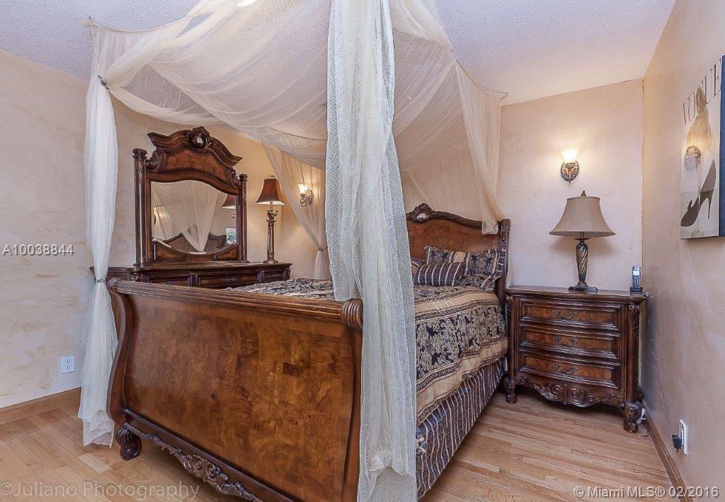 The Landings 140-22 B - Residential