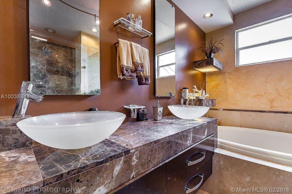 The Landings 140-22 B - Residential