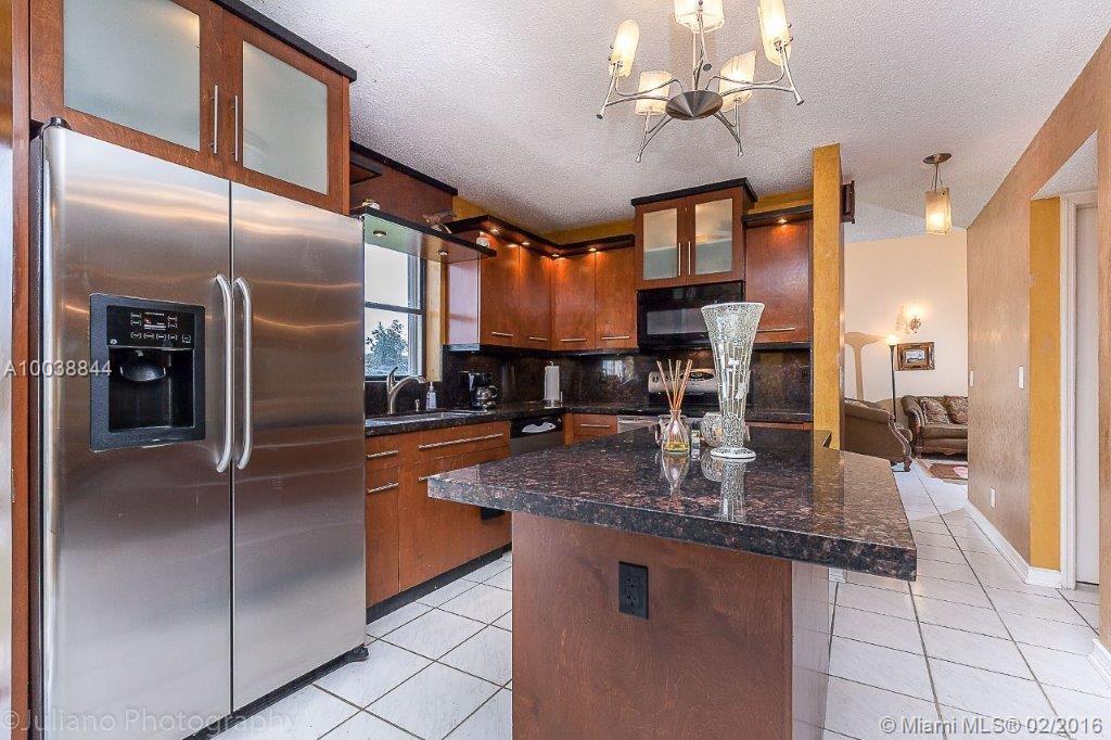 The Landings 140-22 B - Residential