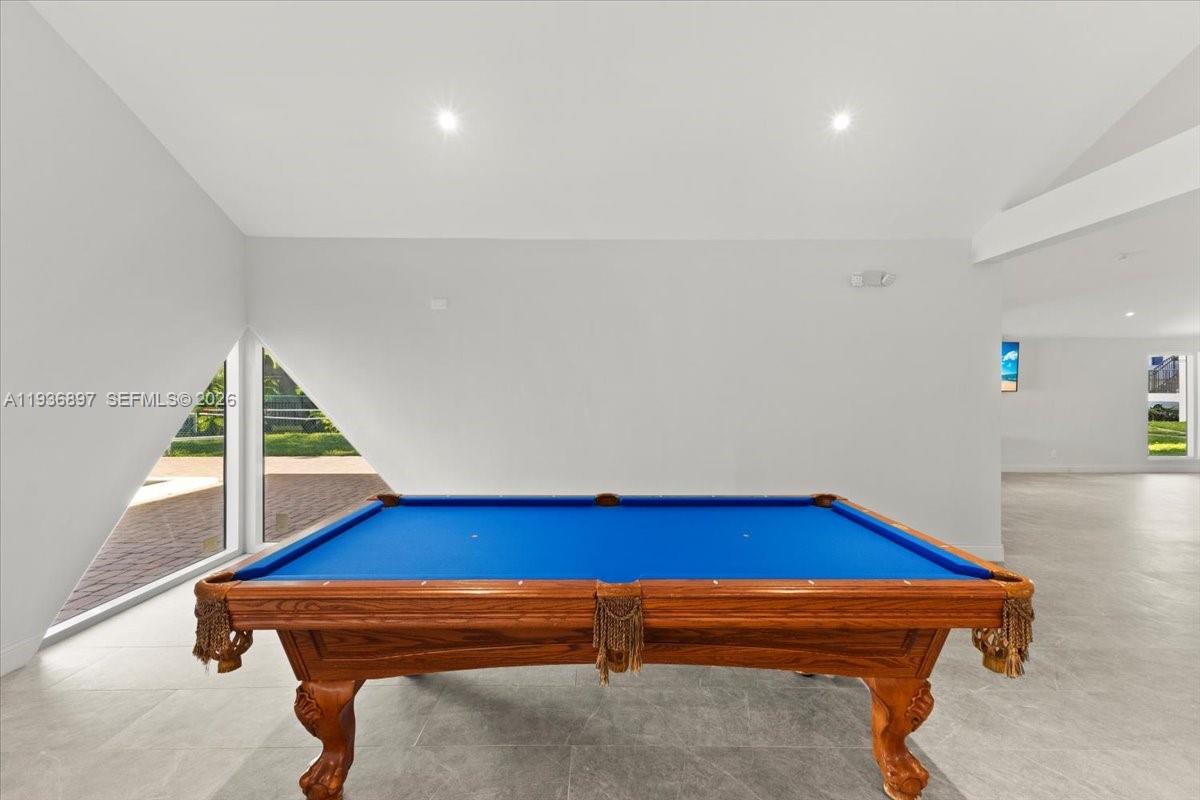 VILLAGE SQUARE CONDO - Residential