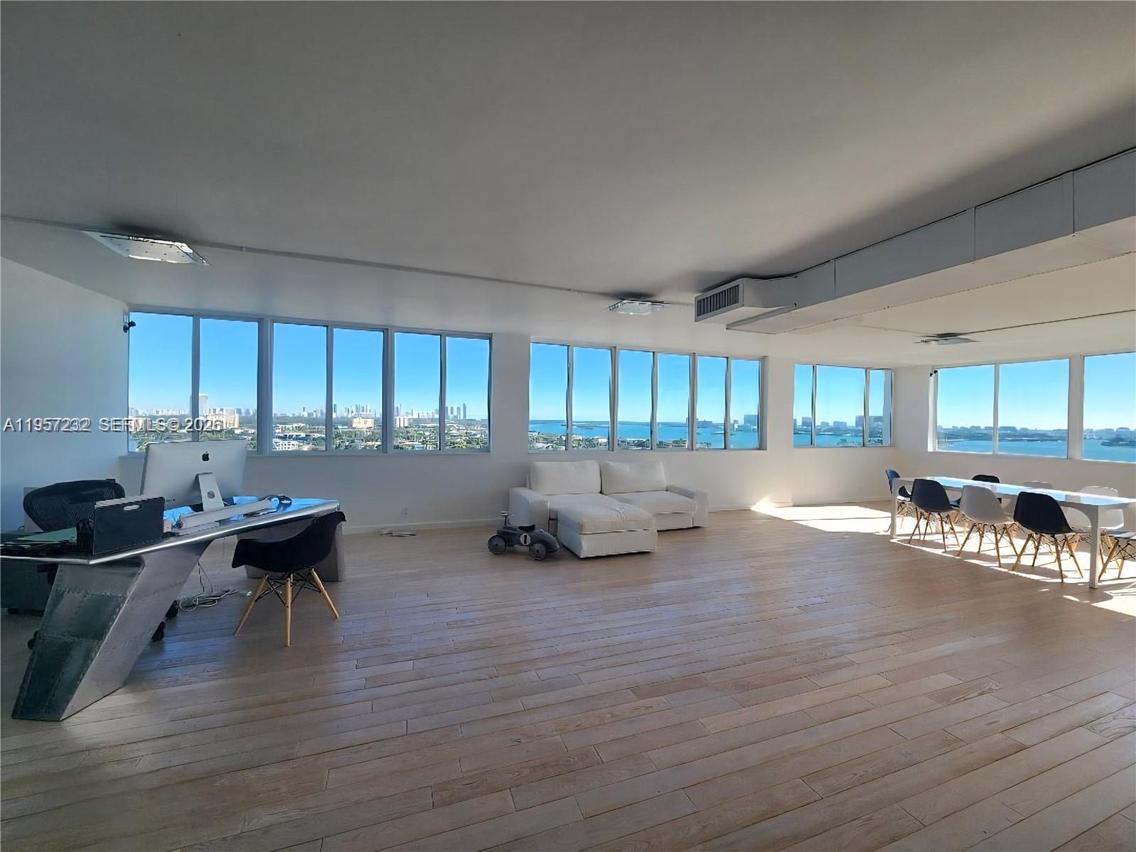 BAYVIEW TOWERS CONDO SOUT - Residential