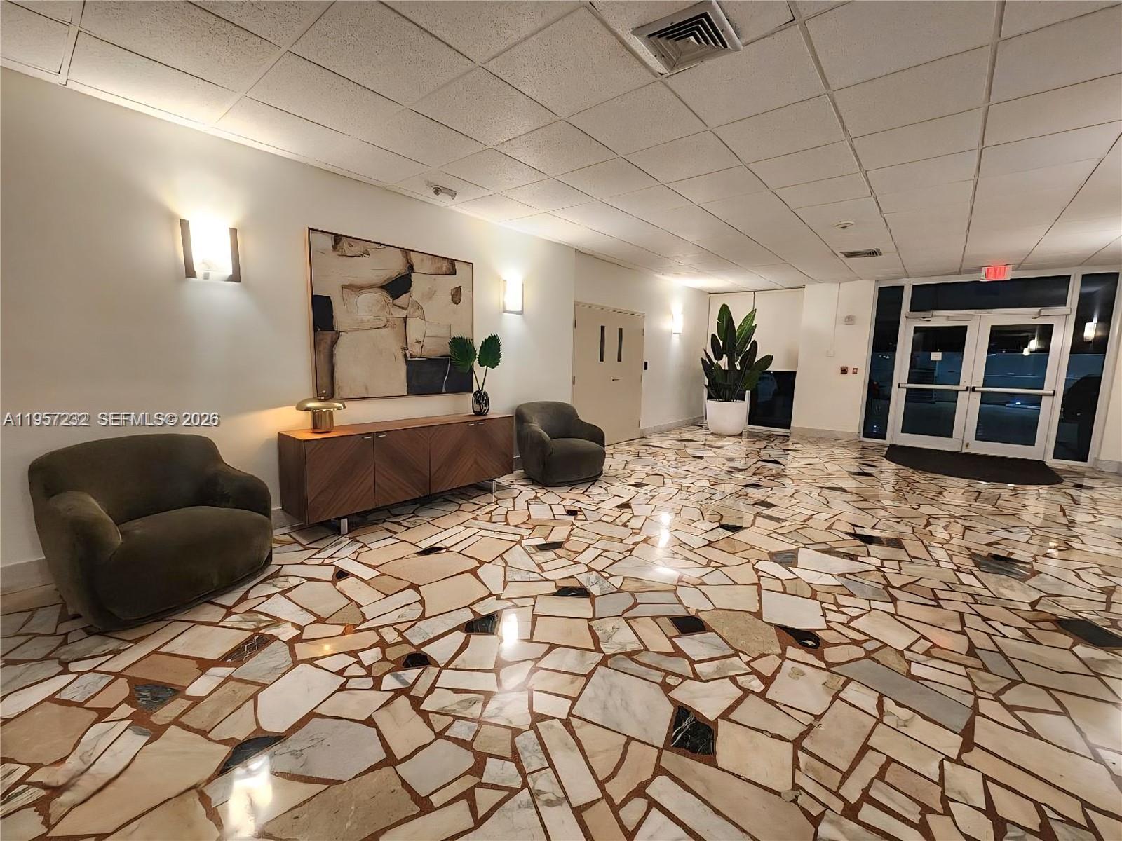 BAYVIEW TOWERS CONDO SOUT - Residential
