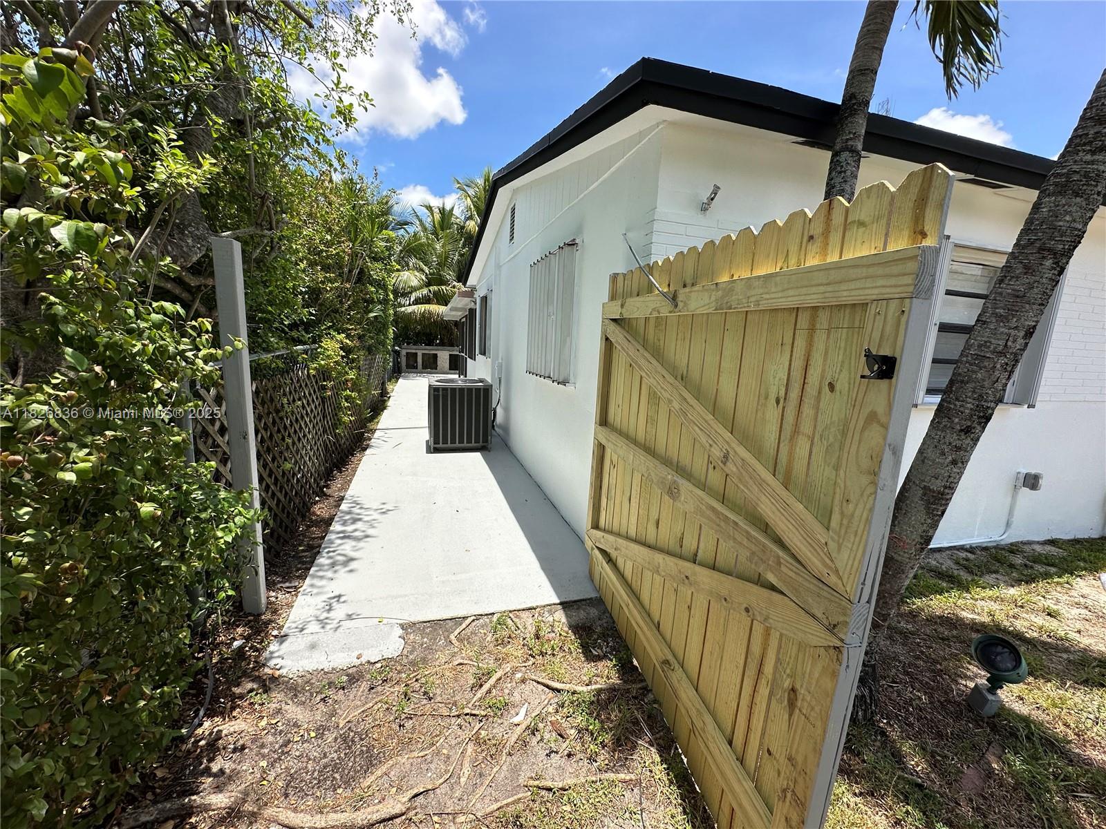 PLAYLAND ISLES - Residential Lease