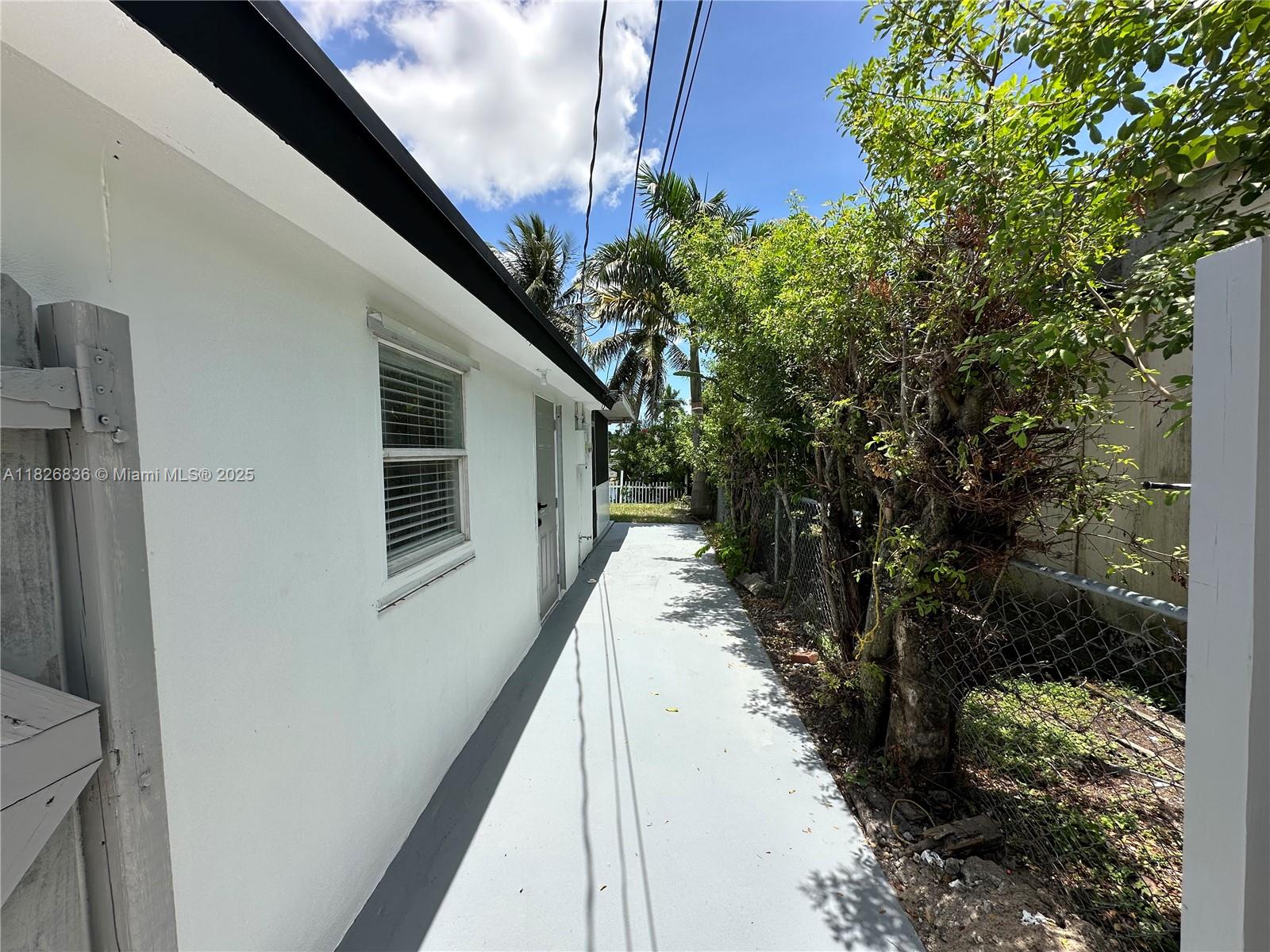 PLAYLAND ISLES - Residential Lease