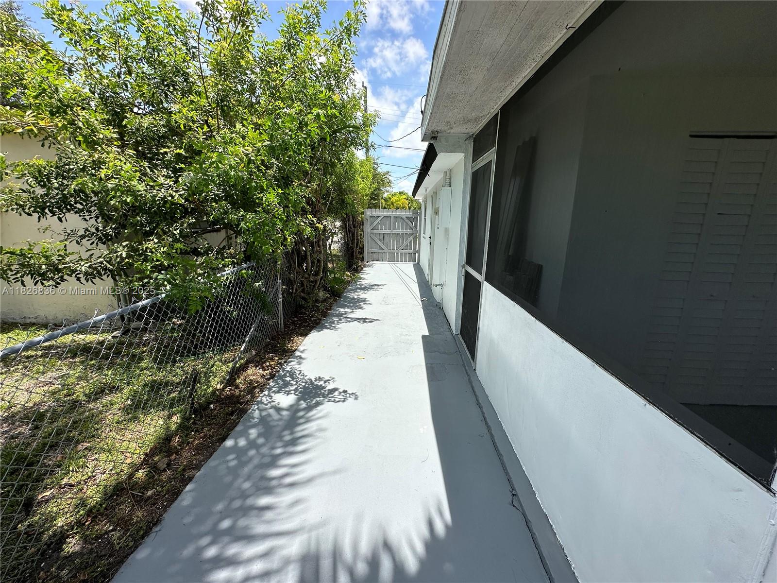 PLAYLAND ISLES - Residential Lease