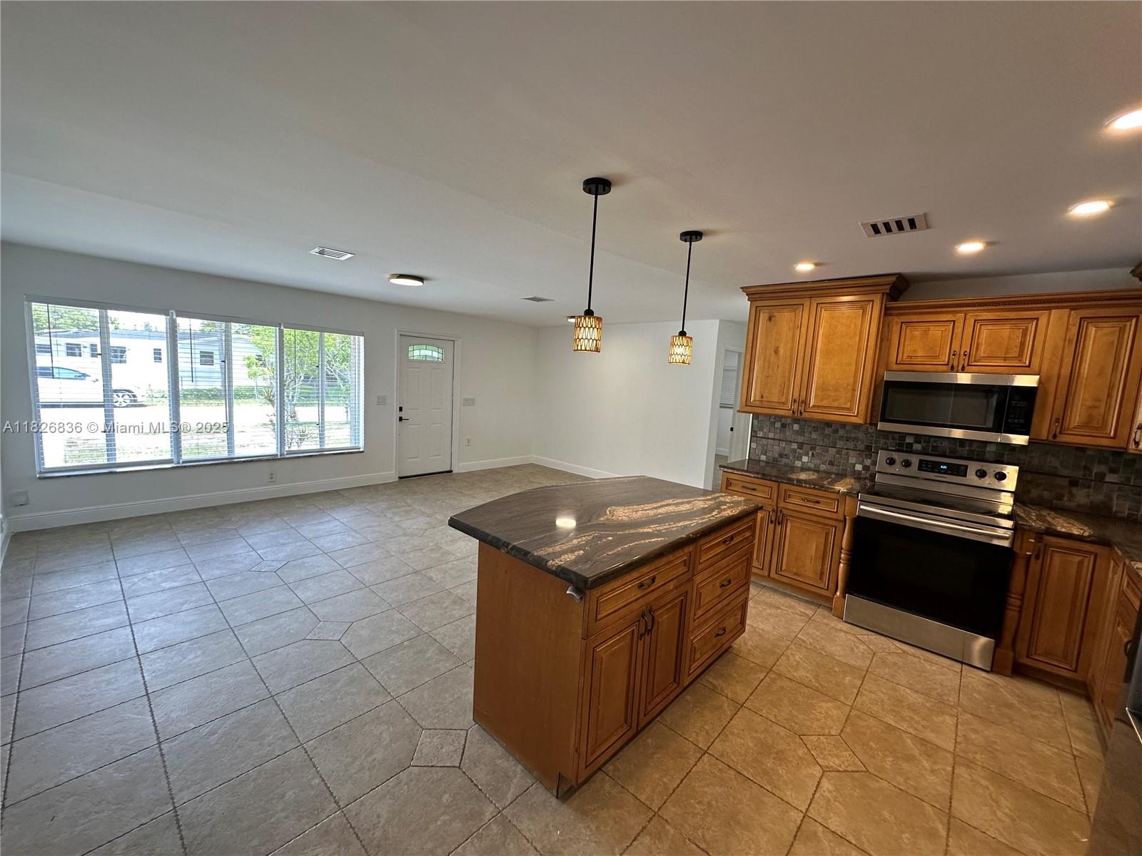 PLAYLAND ISLES - Residential Lease