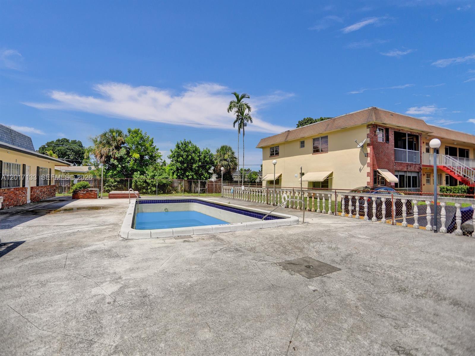 UNIVERSITY MANORS CONDO N - Residential