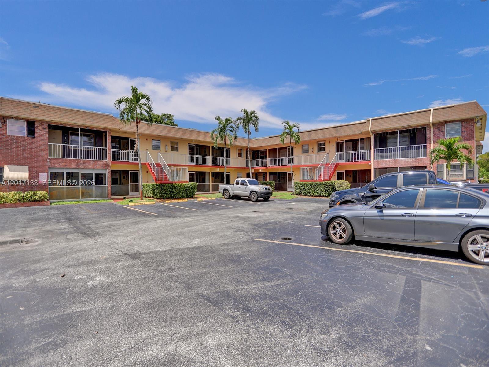 BEAUTIFUL AND CLEAN 1ST FLOOR UNIT,CENTRALLY LOCATED CONDO WITH NO AGE LIMIT. PERFECT FOR INVESTORS AND END USER.ALSO CAN RENT IMMEDIATELY. FRESHLY PAINTED WITH CERAMIC FLOORING THROUGHOUT. NEWER A/C AND DISHWASHHER. . SCREENED PORCH. JUST ONE BLOCK WEST OF UNIVERSITY.PARKING IS RIGHT IN FRONT OF THE UNIT.VERY SAFE COMMUNITY WITH POOL AND OTHER AMMENITIES.CLOSE PROXIMITY TO EVERYTHING.