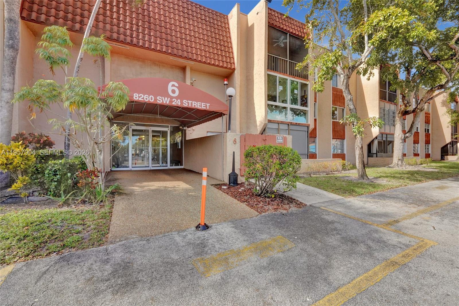 OAKBROOK IV V VI VII COND - Residential