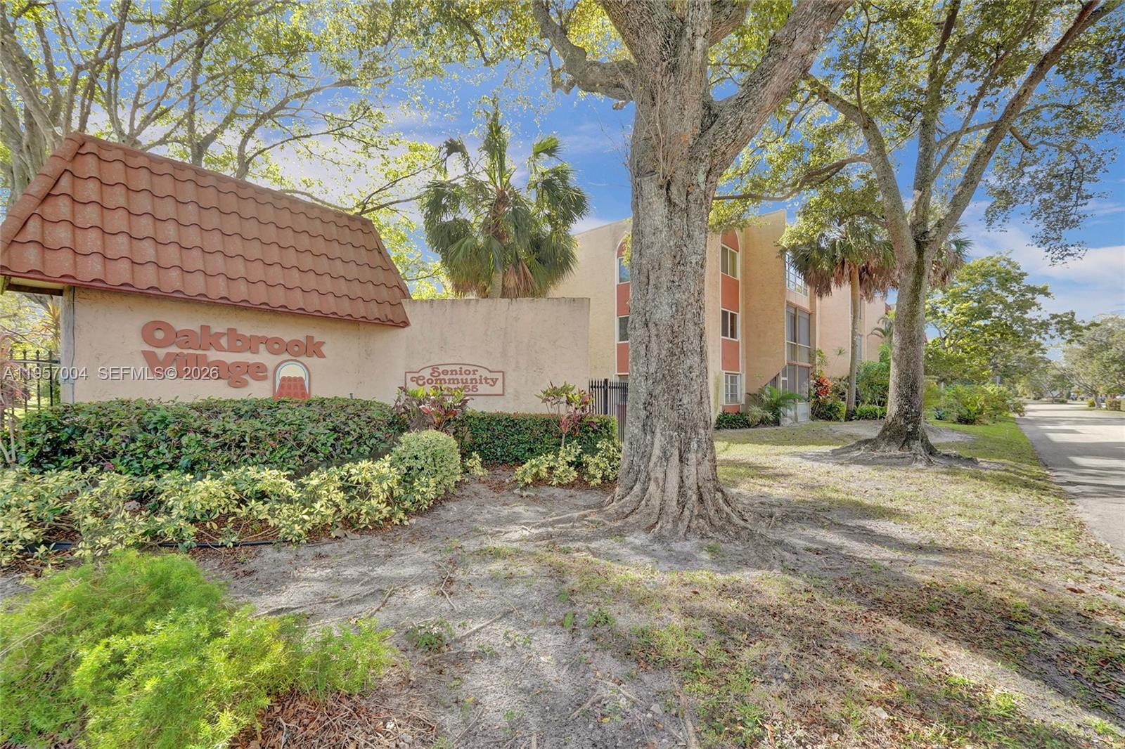 OAKBROOK IV V VI VII COND - Residential