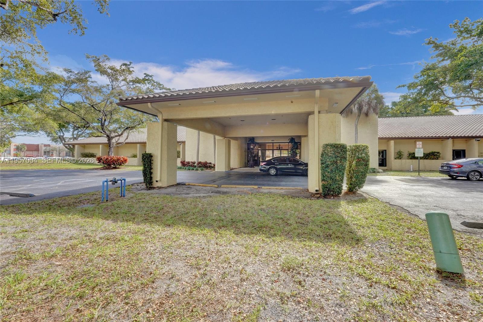 OAKBROOK IV V VI VII COND - Residential