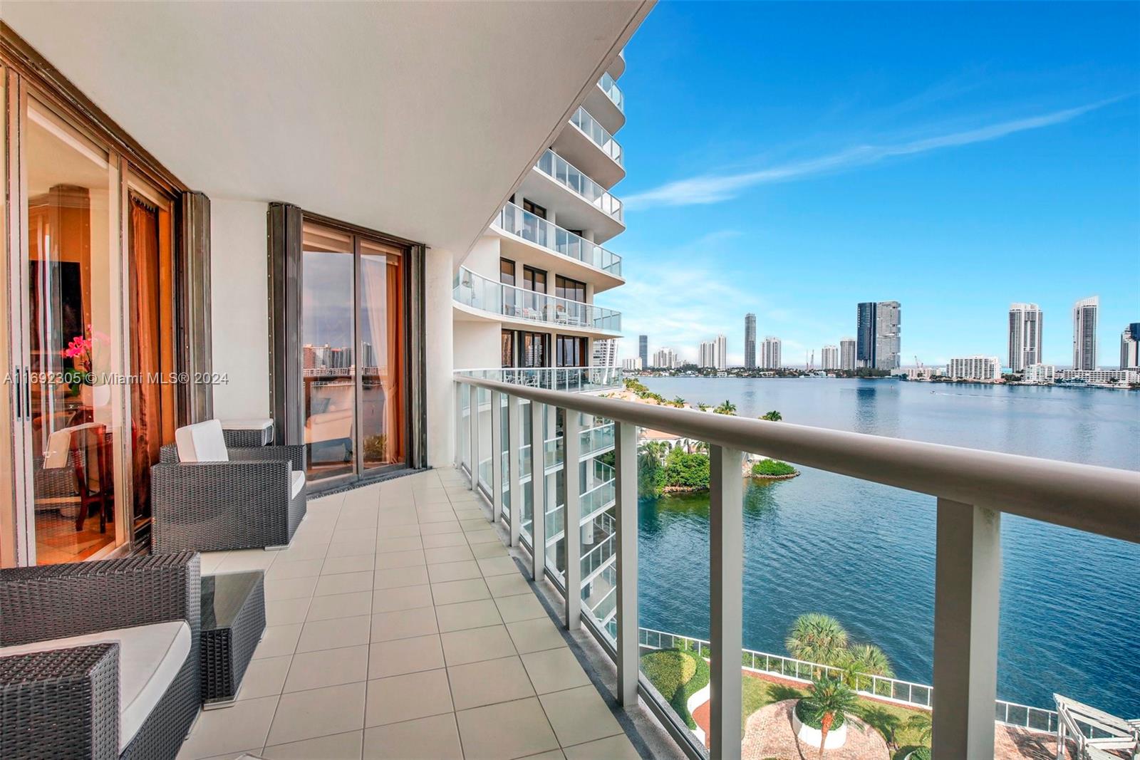 4000 ISL BLVD WILLIAMS IS - Residential